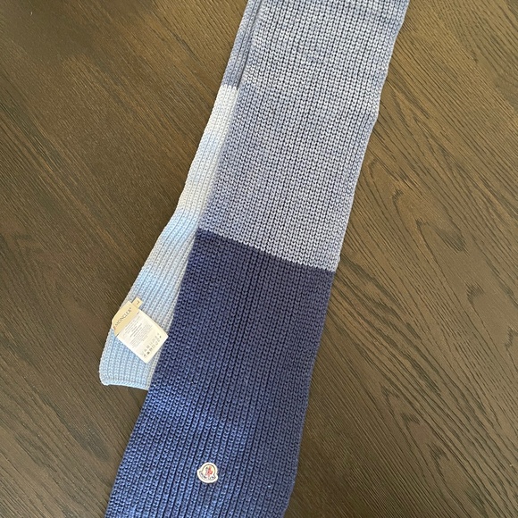 Moncler boys scarf